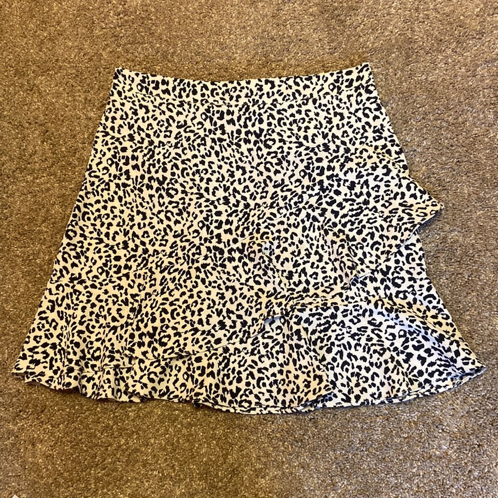 Originality Black and White Spotted Skirt